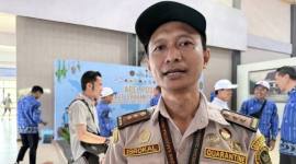 Ketua Tim Kerja Karantina Hewan Karantina Kalsel Isrokal memberikan keterangan setelah pembukaan Posko Angkutan Laut Lebaran 2026 di Pelabuhan Trisakti, Banjarmasin, Kalimantan Selatan, Jumat (13/3/2026). (Antara/Tumpal A Aritonang)
