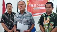 Kajari Palangka Raya, Yunardi (tengah) didampingi Kasi Pidsus Rakhmat Baihaki dan Kasi Intel Hadiarto. (Foto: Istimewa)