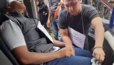 Terdakwa Muhammad Seili ketika melakukan rekonstruksi atas kasus pemnuuhan