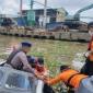 Samsuri, berumur 76 tahun, warga Komplek Wengga, Mantuil Banjarmasin Selatan dirtemukan tak bernyawa mengapung di Sungai Martapura, Kalsel, Rabu (18/3/2026). (SuarIndonesia/DO)