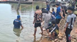 Seorang pelajar dari SD Khairul Ummah, berusia 12 tahun dilaporkan tenggelam di Sungai Alalak, kawasan Jalan Tembus Perumnas RT 41, Banjarmasin Utara, Kamis (19/3/2026) (SuarIndonesia/DO)