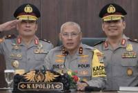 Irjjen Pol DR Rosyanto Yudha Hermawan SIK.SH.MH Kapolda Kalsel (tengah), Brigjen,Pol Asep Taufik SIK (kanan) dan Brigjen Pol Sentot Adi Dharmawan SIK MH (kiri)