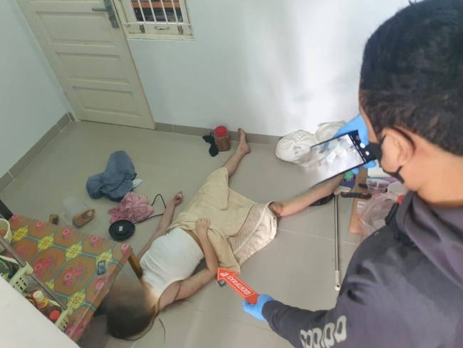 Erdhita Atiesandi, perempuan berusia  24 tahun, 