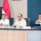 Mendagri Tito Karnavian (kiri), Kepala Staf Kepresidenan Muhammad Qodari (tengah) dan Kepala BNPB Letjen TNI Suharyanto konferensi pers Program Hasil Terbaik Cepat (PHTC), Jakarta, Rabu (25/3/2026). (KSP)