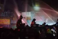 Amuk api di Banjarmasin, Kamis (26/3/2026) dinihari , sekitar pukul 02.30 WITA, hancurkan banguan kantor YLK Kalsel dan sejumlah toko dan rumah (SuarIndonesia/DO)