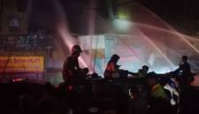 Amuk api di Banjarmasin, Kamis (26/3/2026) dinihari , sekitar pukul 02.30 WITA, hancurkan banguan kantor YLK Kalsel dan sejumlah toko dan rumah (SuarIndonesia/DO)