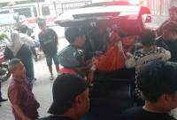 Tim Relawan Rescue gabungan evakuasi jenazah ke Ruangan Instalasi Pemulasaraan Jenazah Rumah Sakit Umum Daerah (RSUD) Ulin Banjarmasin,,  Selasa (31/3/2026) siang. (SuarIndonesia/DO)