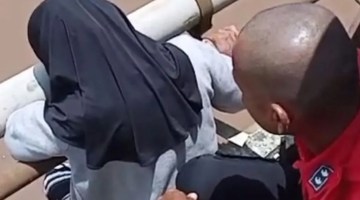 SEORANG WANITA Ingin Bunuh Terjun dari Jembatan