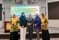 Anggota DPRD Balangan, Nur Fariani, menghadiri kegiatan peningkatan kapasitas bagi perempuan anggota partai politik dan organisasi wanita di Kabupaten Balangan.