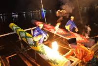 Meriam karbit dinyalakan sebagai tanda menyambut hari raya Idulfitri di Pontianak. (Prokopim Pontianak)