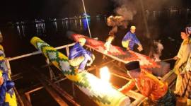 Meriam karbit dinyalakan sebagai tanda menyambut hari raya Idulfitri di Pontianak. (Prokopim Pontianak)