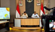 Kepala Staf Presiden Muhammad Qodari (kanan) memaparkan PHTC 3 Juta Rumah di Gedung Bina Graha Kompleks Istana Kepresidenan Jakarta, Rabu (15/4/2026). (Foto: Antara/Prisca Triferna)