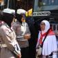 Para jemaah Minggu (26/4/2026) menuju asrama haji Banjarmasin di Kota Banjarbaru  dengan pengawalan pihak Polres Tabalong dan instansi terkait. (SuarIndonesia/Ist)