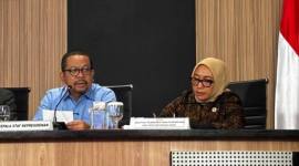 Kepala Staf Kepresidenan Muhammad Qodari (kiri) dan Menteri PPPA Arifah Fauzi dalam konferensi pers di Jakarta, Rabu (22/4/2026). (Antara/Prisca T Violleta)