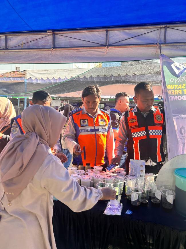 DAWET KEMAYU, Minuman Nostalgia yang Laris Manis di Pekan AKSEL Bank Kalsel