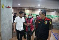 Tersangka AS dengan dugaan korupsi yang merugikan keuangan negara sekitar Rp500 miliar ditahan Kejati Kaltim. (Foto: Kejati Kaltim)