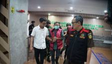 Tersangka AS dengan dugaan korupsi yang merugikan keuangan negara sekitar Rp500 miliar ditahan Kejati Kaltim. (Foto: Kejati Kaltim)