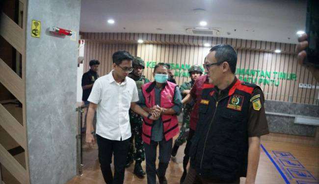 Tersangka AS dengan dugaan korupsi yang merugikan keuangan negara sekitar Rp500 miliar ditahan Kejati Kaltim. (Foto: Kejati Kaltim)