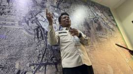 Kepala Daker Makkah PPIH Arab Saudi Ihsan Faisal memberikan keterangan kepada awak media di Kantor Daker Makkah, Arab Saudi, Minggu (26/4/2026). (Foto: Antara/Citro Atmoko)