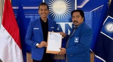 DISERAHKAN SK PENETAPAN dari DPP untuk Kepengurusan DPD PAN se-Kalsel