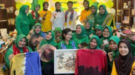 Pelestarian budaya, khususnya Banjar terus tumbuh melalui melalui UMKM dari tangan-tangan Anggota Persit Kartika Chandra Kirana (KCK) Cabang XXVII Dim 1004/Kotabaru, Korem 101/Antasari, PD XII/Tambun Bungai. (SuarIndonesia/Ist)