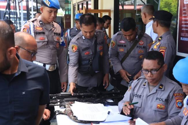 Pemeriksaan dipimpin Kasubbid Provos Bid Propam Polda Kalsel, AKBP Zaenal Arifien SH, M.Ag, Selasa (7/4/2026) (SuarIndonesia/YI)