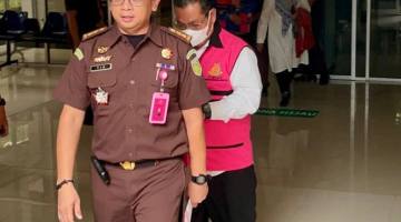 - Kasus proyek pengadaan sewa komputer, server, aplikasi dan jaringan, giliran dua mantan pejabat di Dinas Pendidikan (Ddsik) ditahan penyidik Kejaksaan Negeri (Kejari) Banjarmasin, Senin (27/4/2026) (SuarIndonesia/Ist)