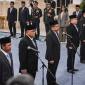 PELANTIKAN ENAM PEJABAT BARU - Menteri Lingkungan Hidup Jumhur Hidayat (kedua kiri), Wakil Menteri Koordinator Bidang Pangan Hanif Faisol (kiri), Kepala Badan Komunikasi Pemerintah Muhammad Qodari (ketiga kiri), Kepala Kantor Staf Kepresidenan Dudung Abdurachman (keempat kiri), Kepala Badan Karantina Nasional Abdul Kadir Karding (kedua kanan) dan Penasehat Khusus Presiden Bidang Komunikasi Hasan Hasbi (keempat kanan) mengikuti sumpah jabatan saat pelantikan pejabat baru dalam Kabinet Merah Putih di Istana Negara, Jakarta, Senin (27/4/2026). Sebanyak enam pejabat baru mengisi jabatan dalam perombakan (reshuffle) Kabinet Merah Putih, antara lain Jumhur Hidayat sebagai Menteri Lingkungan Hidup, Hanif Faisol sebagai Wakil Menteri Koordinator Bidang Pangan, Jenderal TNI (Purn) Dudung Abdurachman sebagai Kepala Kantor Staf Kepresidenan, Muhammad Qodari sebagai Kepala Badan Komunikasi Pemerintah, Hasan Nasbi sebagai Penasehat Khusus Presiden Bidang Komunikasi, dan Abdul Kadir Karding sebagai Kepala Badan Karantina Nasional. (Foto: Antara/Bayu Pratama S)
