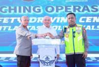 Gubernur bersama Kapolda dan Dirlantas menekan sirine tanda beroperasinya Safety Riding. Foto : istimewa