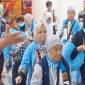 Jemaah calon haji saat berada di Bandara Internasional Syamsudin Noor Banjarbaru, Kalsel, untuk keberangkatan kloter pertama pada Jumat (24/4/2026) dini hari. (Foto: Antara/Firman)