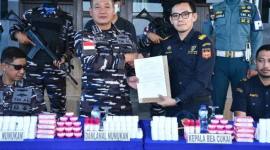 Pangkalan TNI AL (Lanal) Nunukan bersama Kantor Bea Cukai Kelas II Nunukan menggagalkan ribuan kosmetik ilegal dari Malaysia. (dok Pangkalan TNI AL Nunukan)