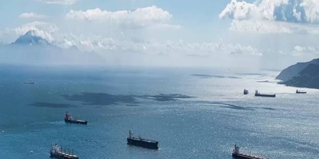 Foto Ilustrasi Selat Hormuz mulai dibuka kembali setelah kesepakatan gencatan senjata selama dua minggu antara Amerika Serikat dan Iran. (pixabay/ ELG21).