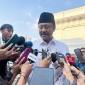 Menteri Sosial Saifullah Yusuf menjawab pertanyaan wartawan di Kompleks Istana Kepresidenan, Jakarta, Selasa (12/5/2026). (Foto: Antara/Fathur Rochman)
