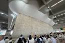 Jemaah haji melempar jumrah aqobah di Jamarat, Mina, Makkah, Arab Saudi, Rabu (27/5/2026). (Foto: Antara/Citro Atmoko)