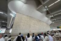 Jemaah haji melempar jumrah aqobah di Jamarat, Mina, Makkah, Arab Saudi, Rabu (27/5/2026). (Foto: Antara/Citro Atmoko)