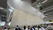 Jemaah haji melempar jumrah aqobah di Jamarat, Mina, Makkah, Arab Saudi, Rabu (27/5/2026). (Foto: Antara/Citro Atmoko)