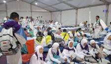 Jemaah calon haji Indonesia mulai berdatangan di Arafah untuk menjalani rangkaian puncak ibadah haji, Senin (25/5/2026). (Foto: Kemenhaj)