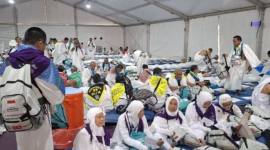 Jemaah calon haji Indonesia mulai berdatangan di Arafah untuk menjalani rangkaian puncak ibadah haji, Senin (25/5/2026). (Foto: Kemenhaj)
