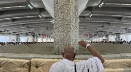 Jemaah haji melempar jumrah aqobah di Jamarat, Mina, Makkah, Arab Saudi, Rabu (27/5/2026). (Foto: Antara/Citro Atmoko)
