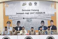 PPIH Embarkasi Banjarmasin, Kslsel, saat penyambutan jemaah calon haji Kloter 06 asal Kalteng di Asrama Haji Embarkasi Banjarmasin, di Banjarbaru, Jumat (1/5/2026). (Foto: Kemenhaj Kalsel)