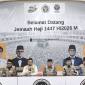 PPIH Embarkasi Banjarmasin, Kslsel, saat penyambutan jemaah calon haji Kloter 06 asal Kalteng di Asrama Haji Embarkasi Banjarmasin, di Banjarbaru, Jumat (1/5/2026). (Foto: Kemenhaj Kalsel)