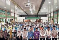 PPIH Embarkasi Banjarmasin, Kalsel saat menggelar kegiatan pelepasan keberangkatan jamaah calon haji Kloter 18 di Aula asrama haji di Kota Banjarbaru, Selasa (19/5/2026). (Foto: Kemenhaj Kalsel)