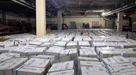 Penampakan tumpukan Air Zamzam untuk jemaah haji Kalsel dan Kalteng yang akan didistribusikan pada kepulangan haji tahun 1447 H / 2026 M di gudang Asrama Haji Embarkasi Banjarmasin, di Kota Banjarbaru, Kamis (28/5/2026). (Foto: Kemenhaj Kalsel)
