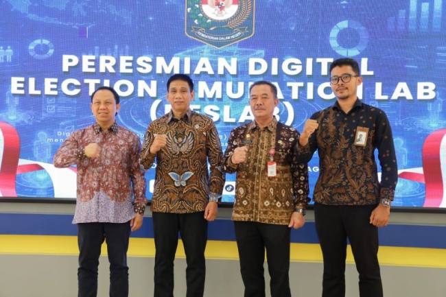 Peresmian Digital Election Simulation Lab (DESLab) di Command Center Badan Strategi Kebijakan Dalam Negeri (BSKDN) Kementerian Dalam Negeri Jakarta, Kamis (7/5/2026). (Foto: Kemendagri)