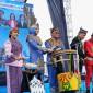 Gubernur Kalteng Agustiar Sabran (empat dari kiri) dan jajaran saat membuka Festival Budaya Isen Mulang tahun 2026 di Bundaran Besar Palangka Raya, Minggu (17/5/2026). (Foto: Antara/M Arif Hidayat)