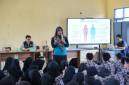 OIKN memberikan edukasi kesehatan di salah satu sekolah di wilayah delineasi ibu kota baru Indonesia. (Foto: Humas OIKN)
