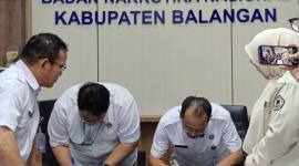 Penandatanganan MoU antara Universitas Sapta Mandiri (Univsm) dan Badan Narkotika Nasional Kabupaten (BNNK) Balangan. - Mc.Balangan