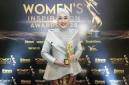 Ketua Dewan Kerajinan Nasional Daerah (Dekranasda) Kabupaten Tanah Laut, Kalimantan Selatan (Kalsel) Dian Rahmat Trianto menerima penghargaan Woman’s Inspiration Awards 2026 di Jakarta, beberapa waktu lalu. (Foto: Diskominfostasan Tala)