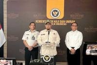 Konferensi pers Satgas Pencegahan Haji Ilegal di Asrama Haji Pondok Gede, Jakarta, Jumat (8/5/2026). (Foto: Antara/Asep Firmansyah)