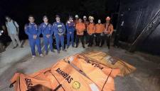 Tim SAR setelah mengevakuasi empat jasad ABK korban gas beracun di Barito Kuala, Kalimantan Selatan, Kamis (7/5/2026). (Foto: Kantor SAR Banjarmasin)